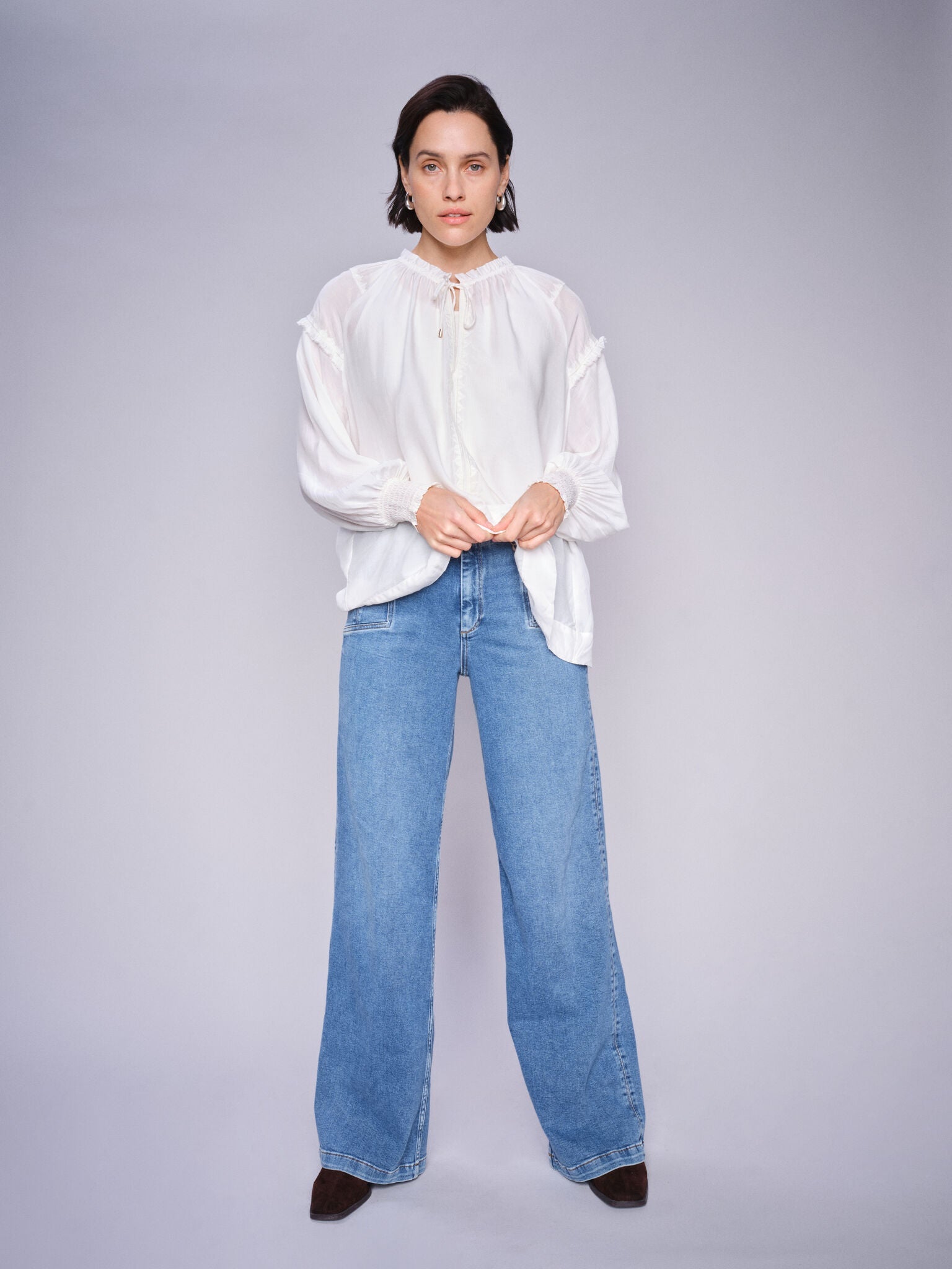 Modelshot / Mid Blue / Detail